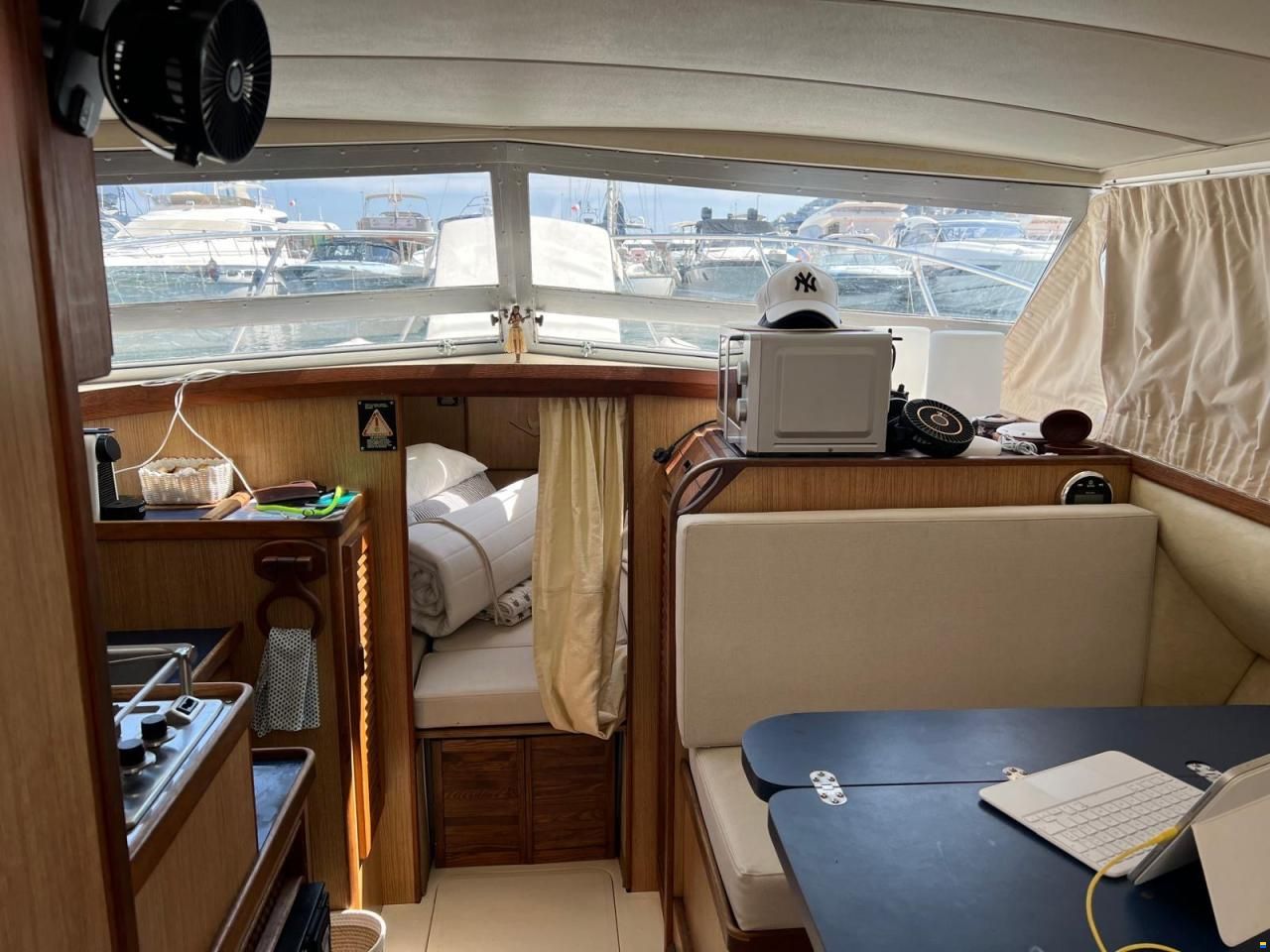 Bertram 28 Fly