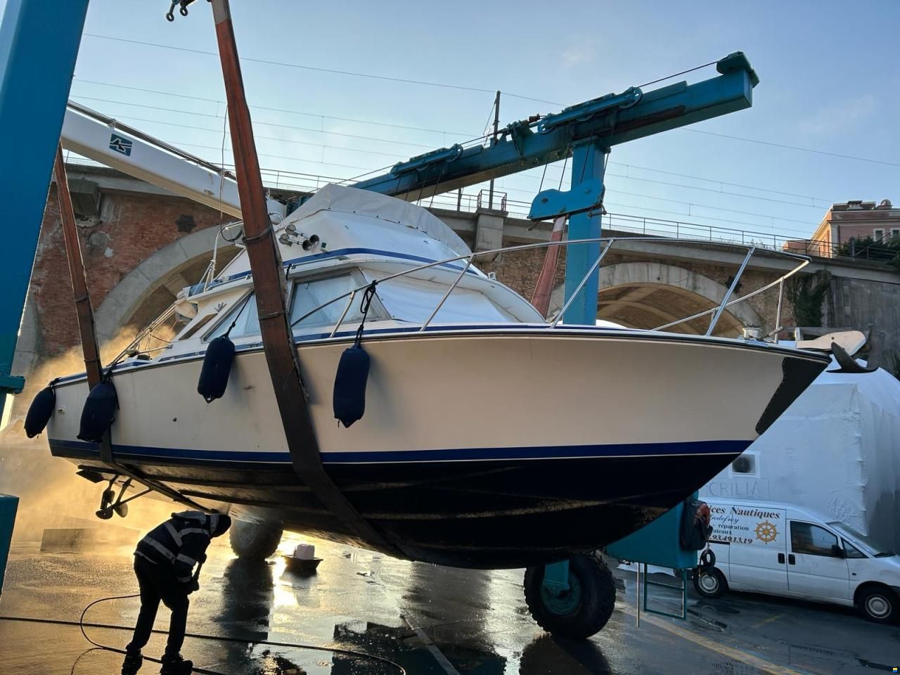 Bertram 28 Fly
