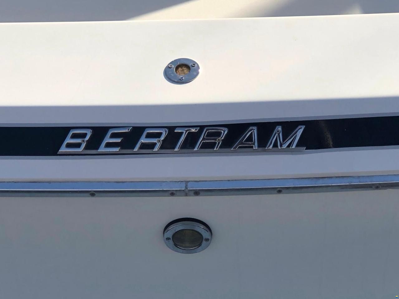 Bertram 28 Fly