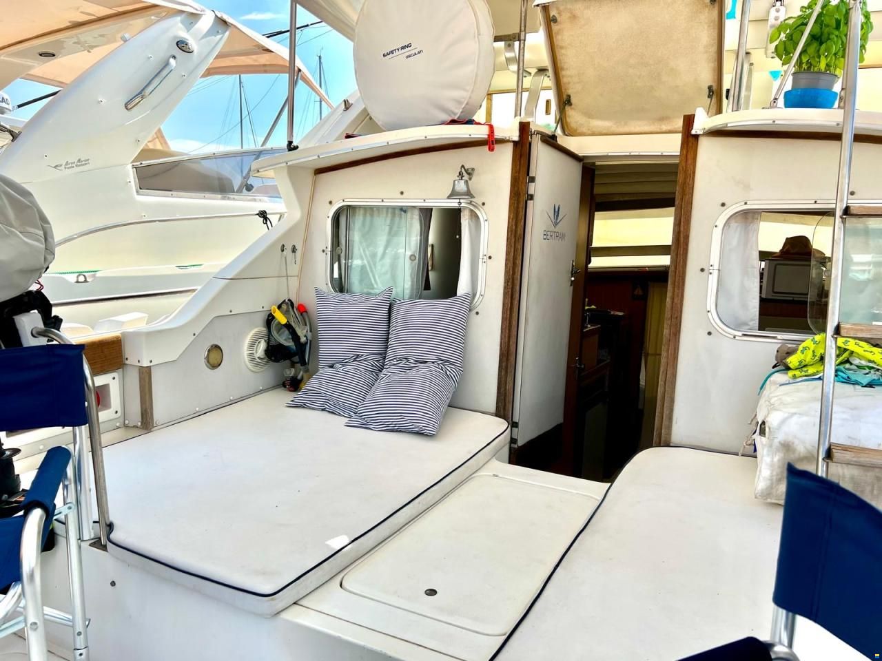 Bertram 28 Fly