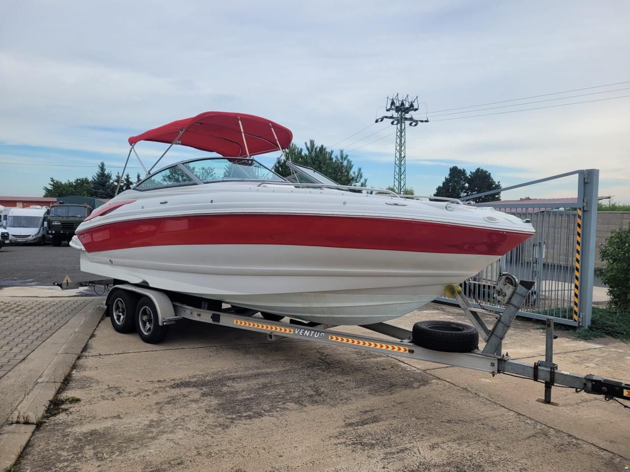 Crownline 260LS