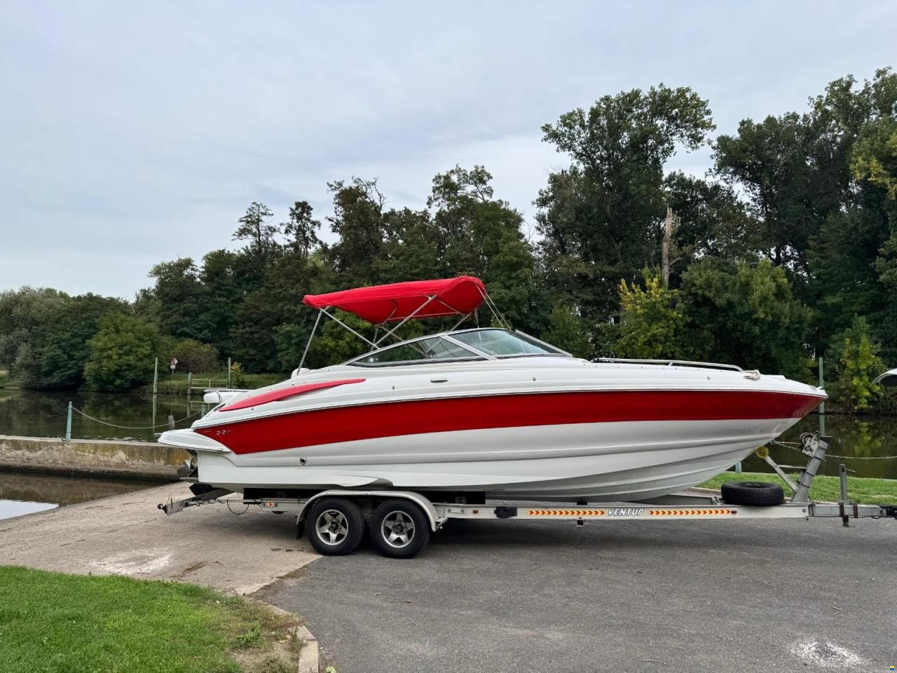 Crownline 260LS