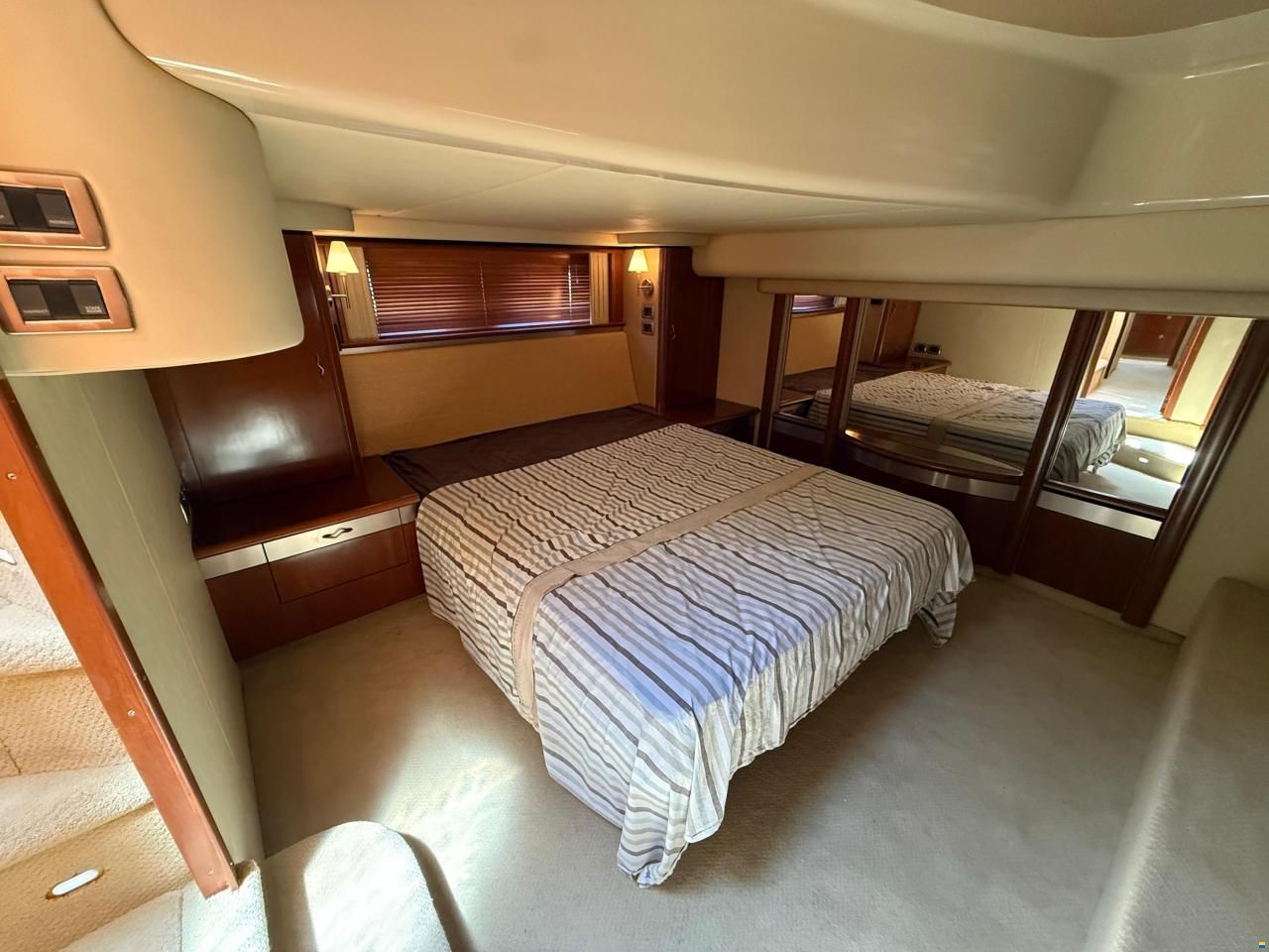 Sea Ray 58 Sedan Bridge