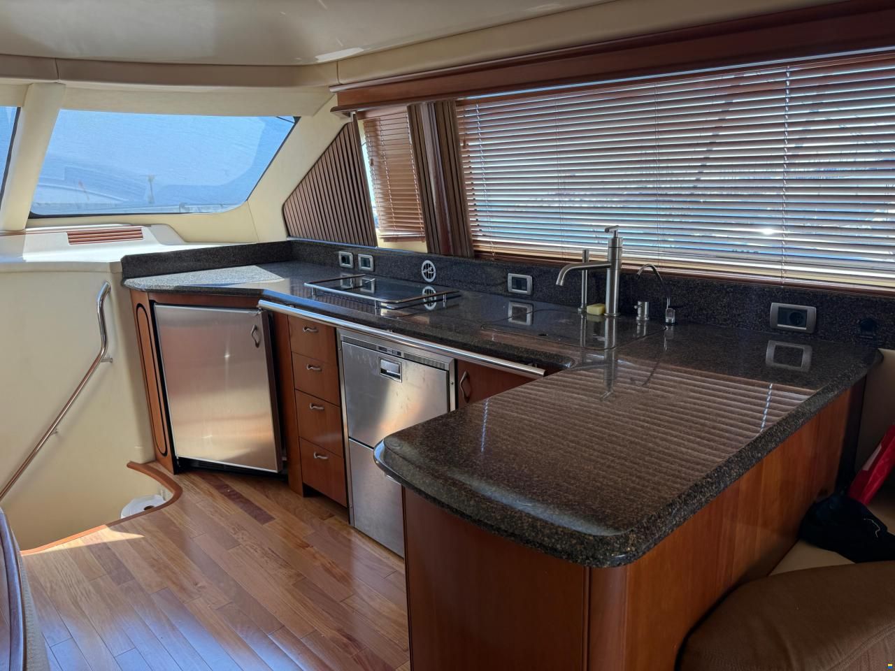 Sea Ray 58 Sedan Bridge