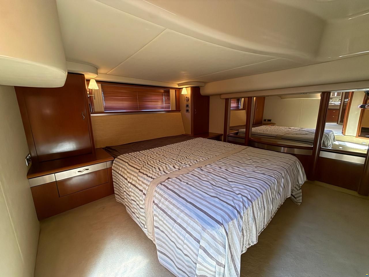 Sea Ray 58 Sedan Bridge