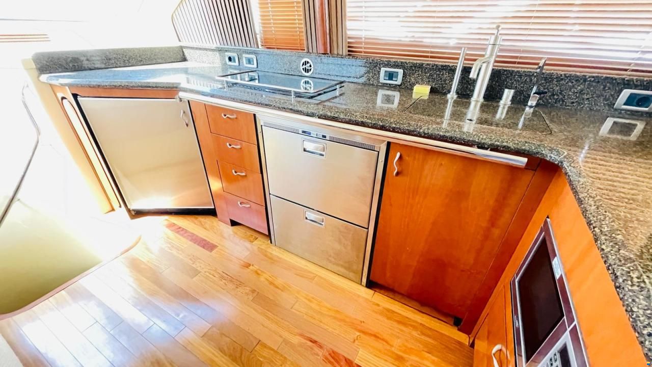 Sea Ray 58 Sedan Bridge