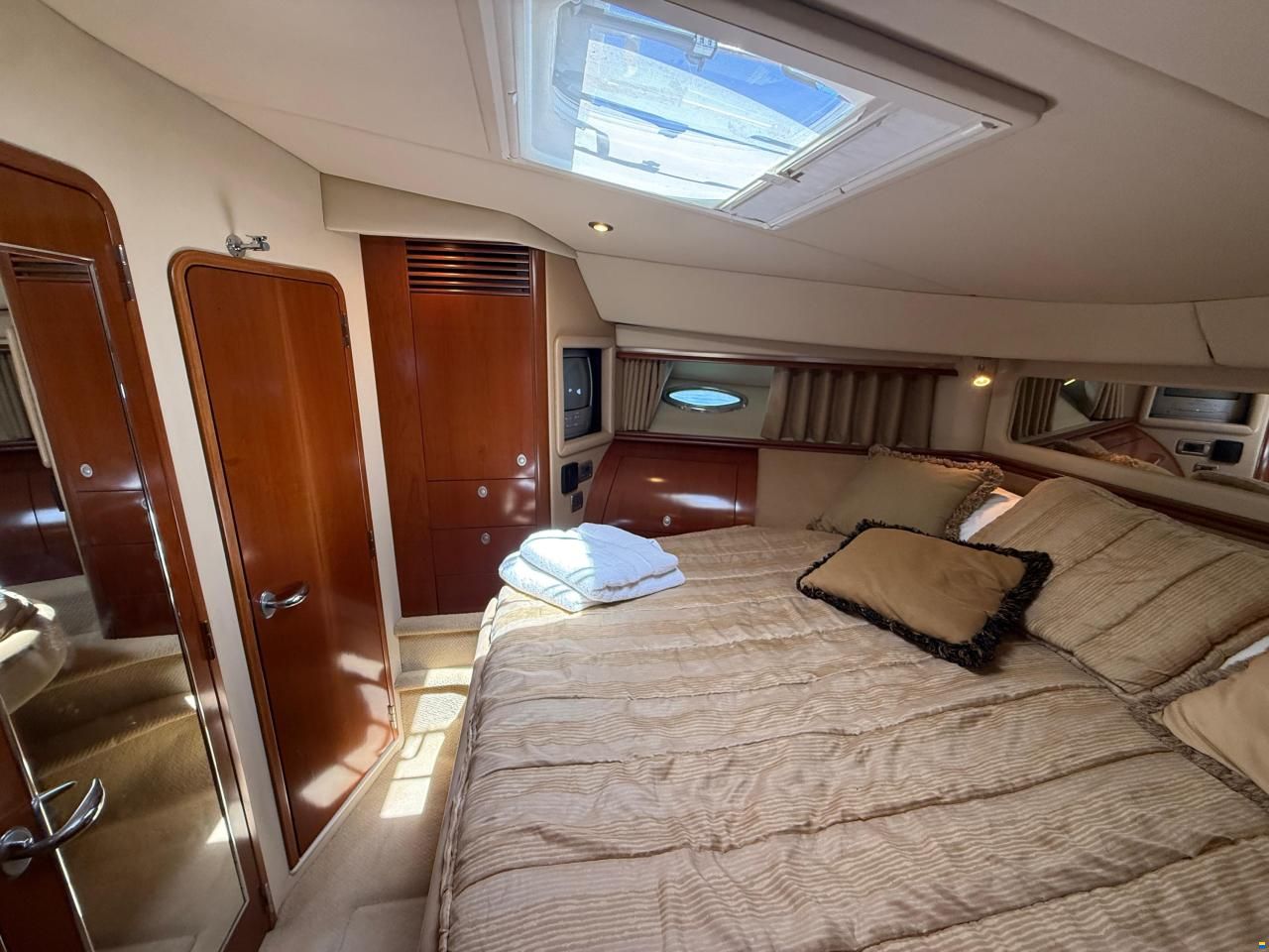 Sea Ray 58 Sedan Bridge