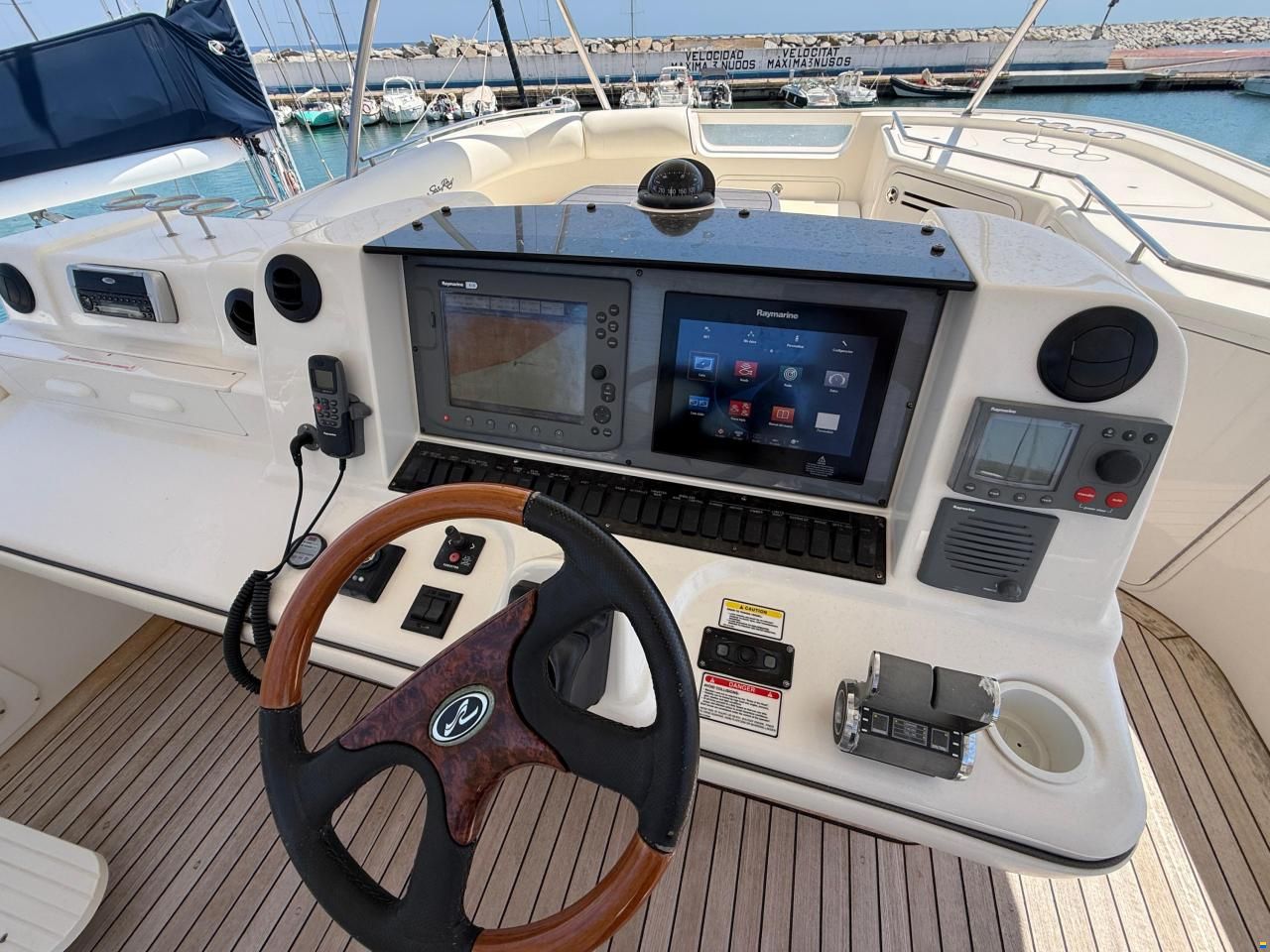 Sea Ray 58 Sedan Bridge