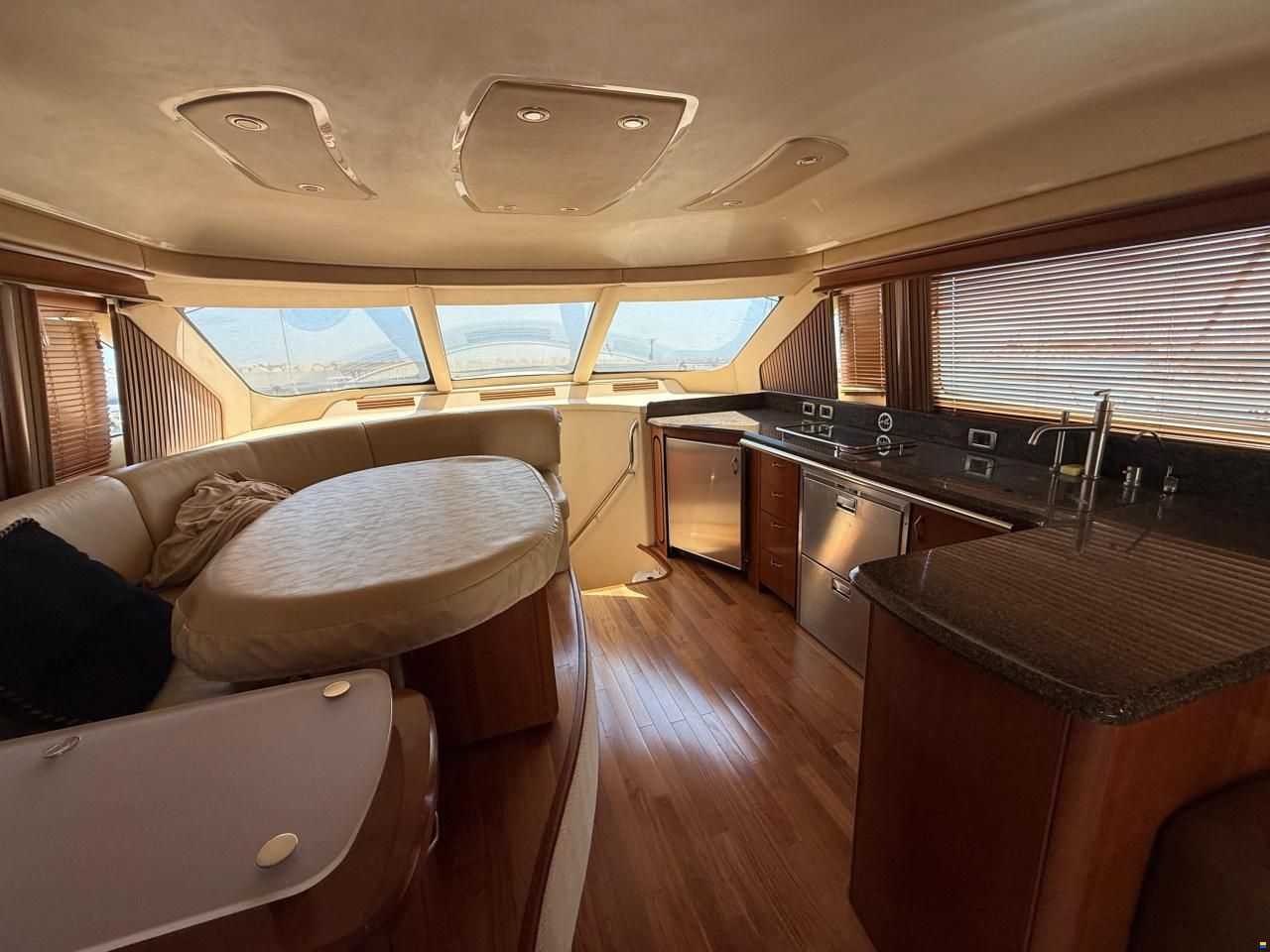 Sea Ray 58 Sedan Bridge