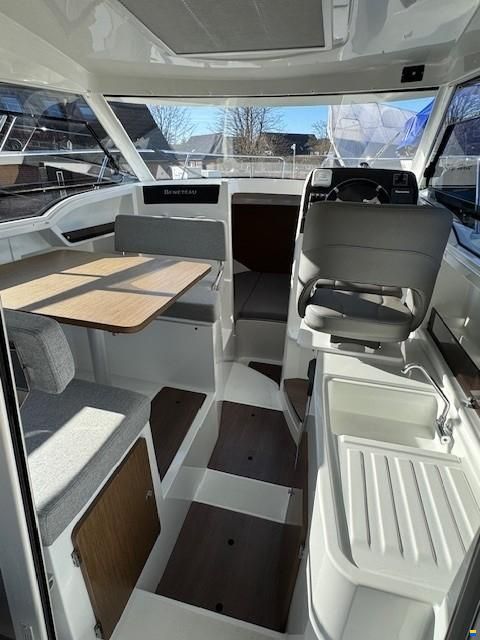 Beneteau Antares 8 OB