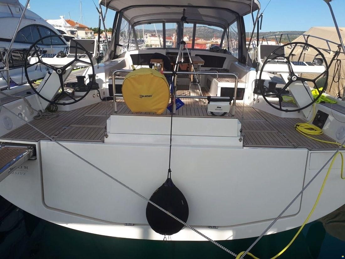 Dufour Exclusive 63