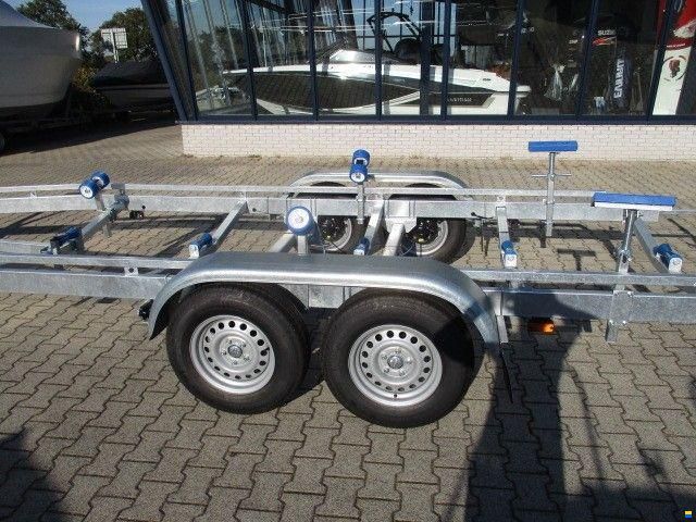 2700 kg tandem