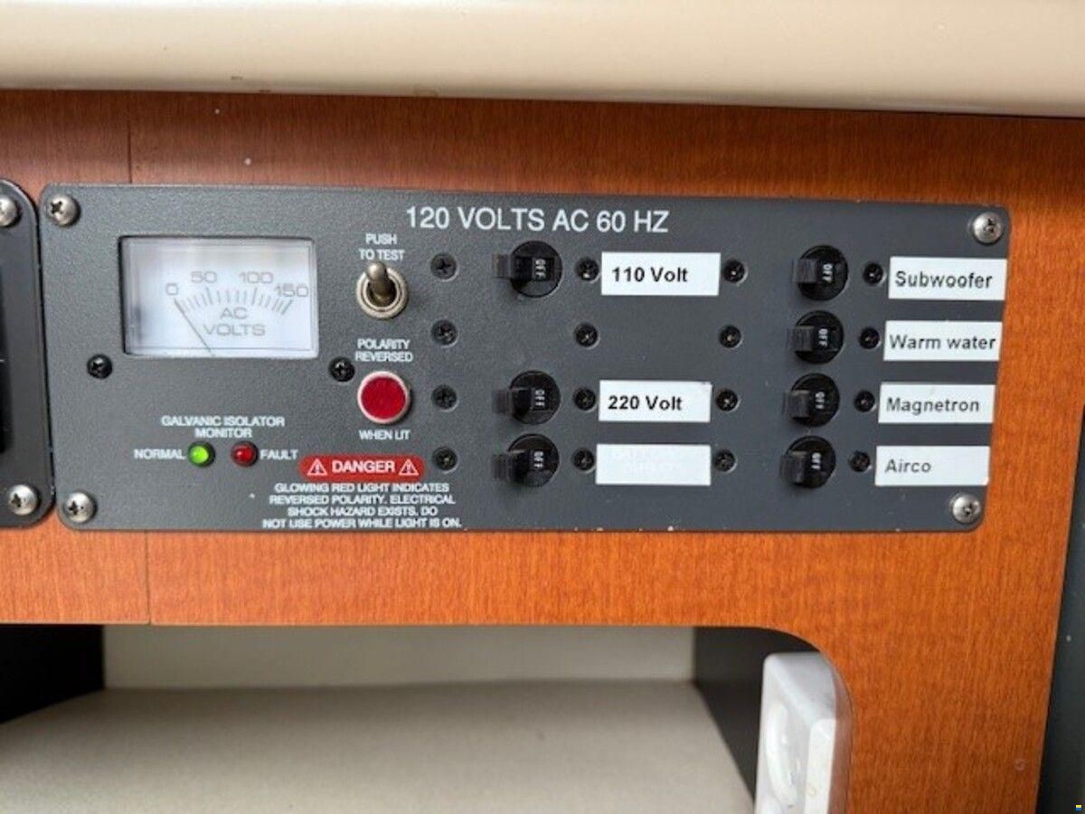 Chaparral 240 Signature