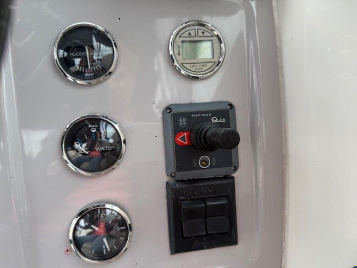 Chaparral 240 Signature