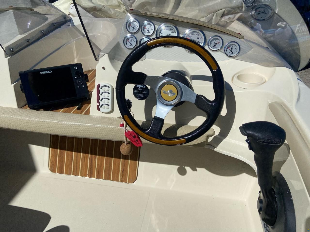 &Oslash;rnvik 520 Passport, 3.0 MerCruiser 135
