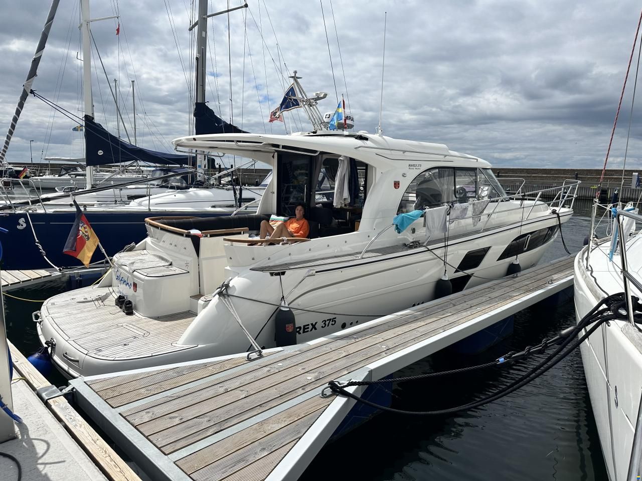 Marex 375
