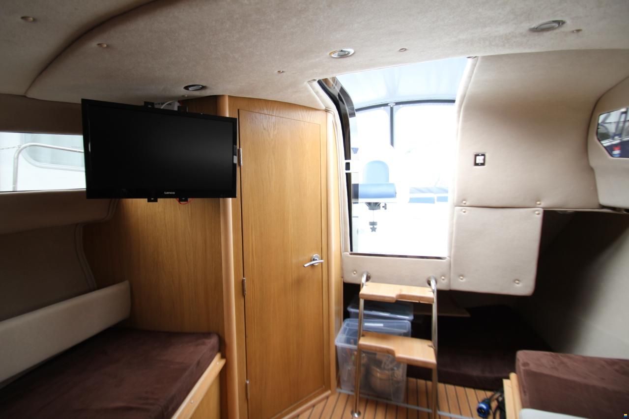 Aqua Royal 680 Cabin