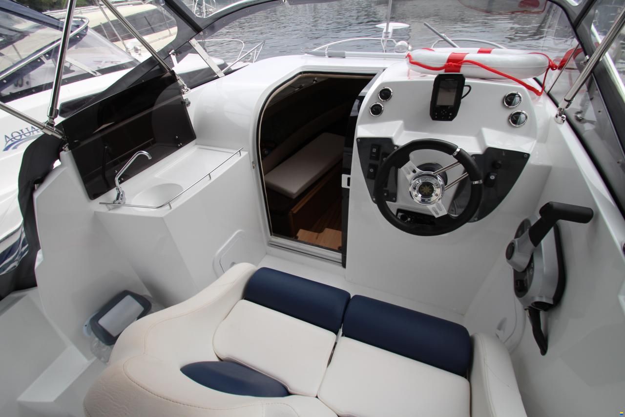 Aqua Royal 680 Cabin