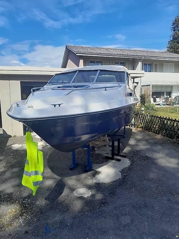 Sea Ray Seville 2 5.6 Cabin