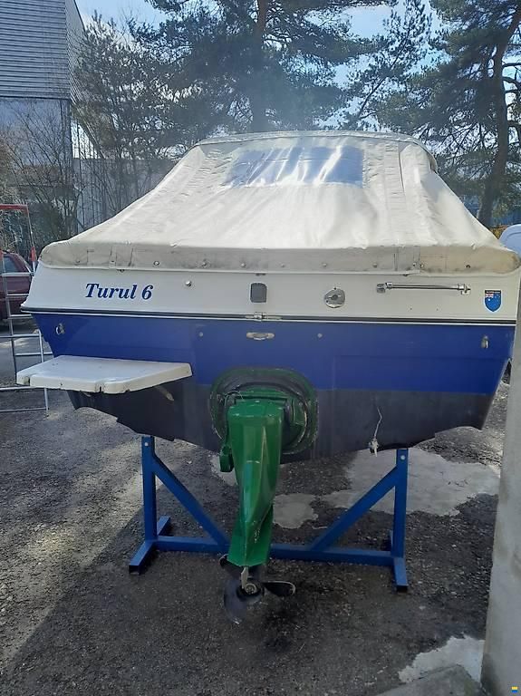 Sea Ray Seville 2 5.6 Cabin