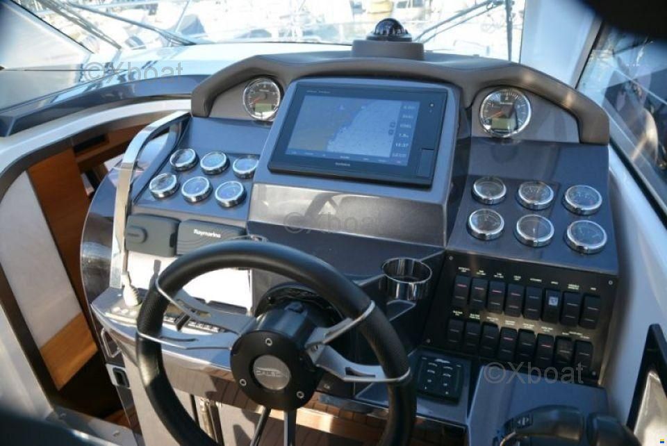 Galeon 325 HTS