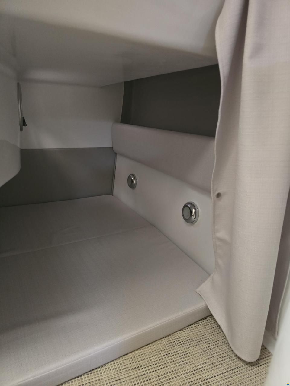 Saver 690 Cabin