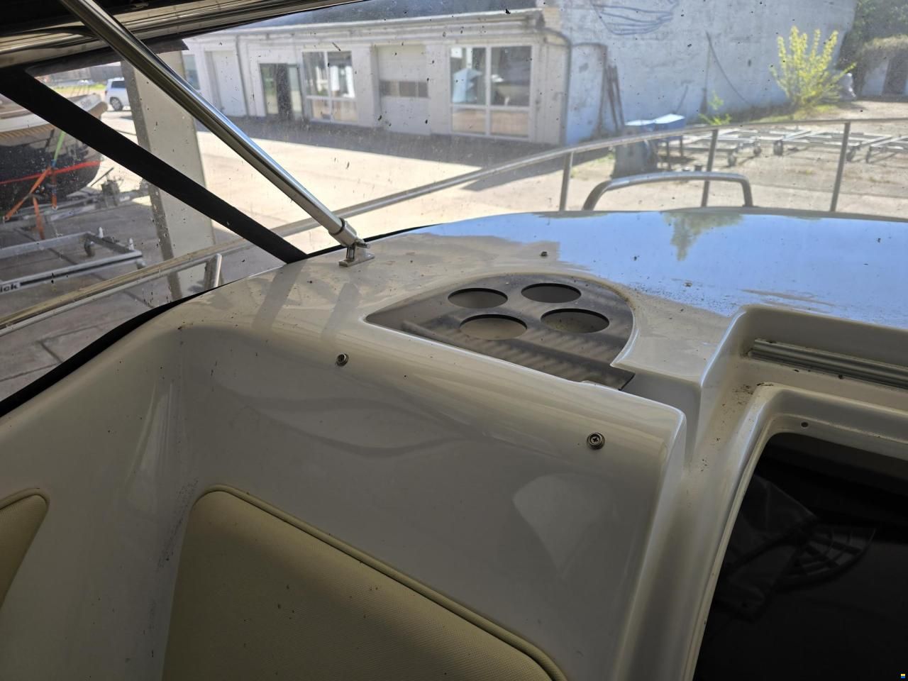 Saver 690 Cabin