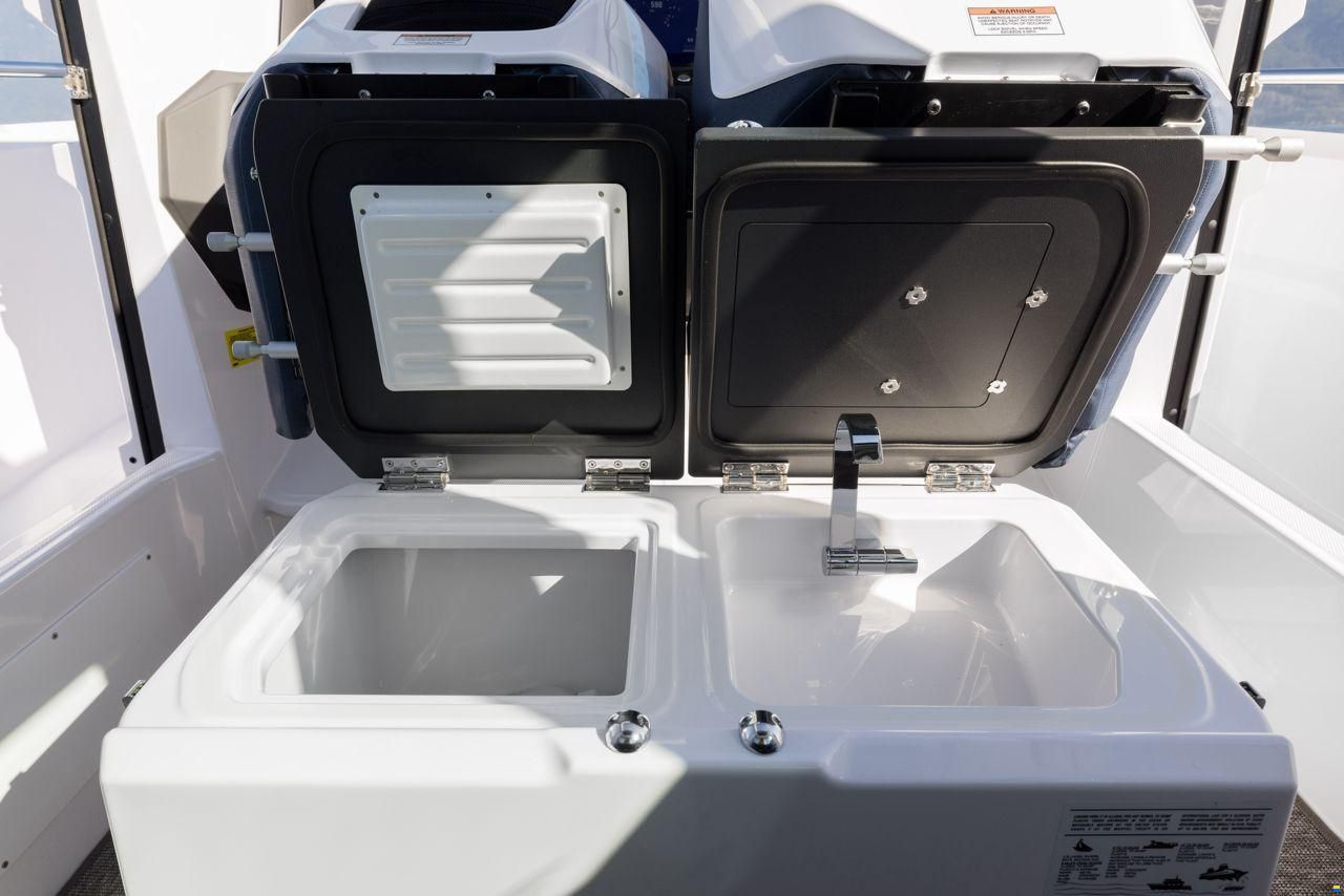 Axopar 29 XC Cross Cabin BRABUS 2026