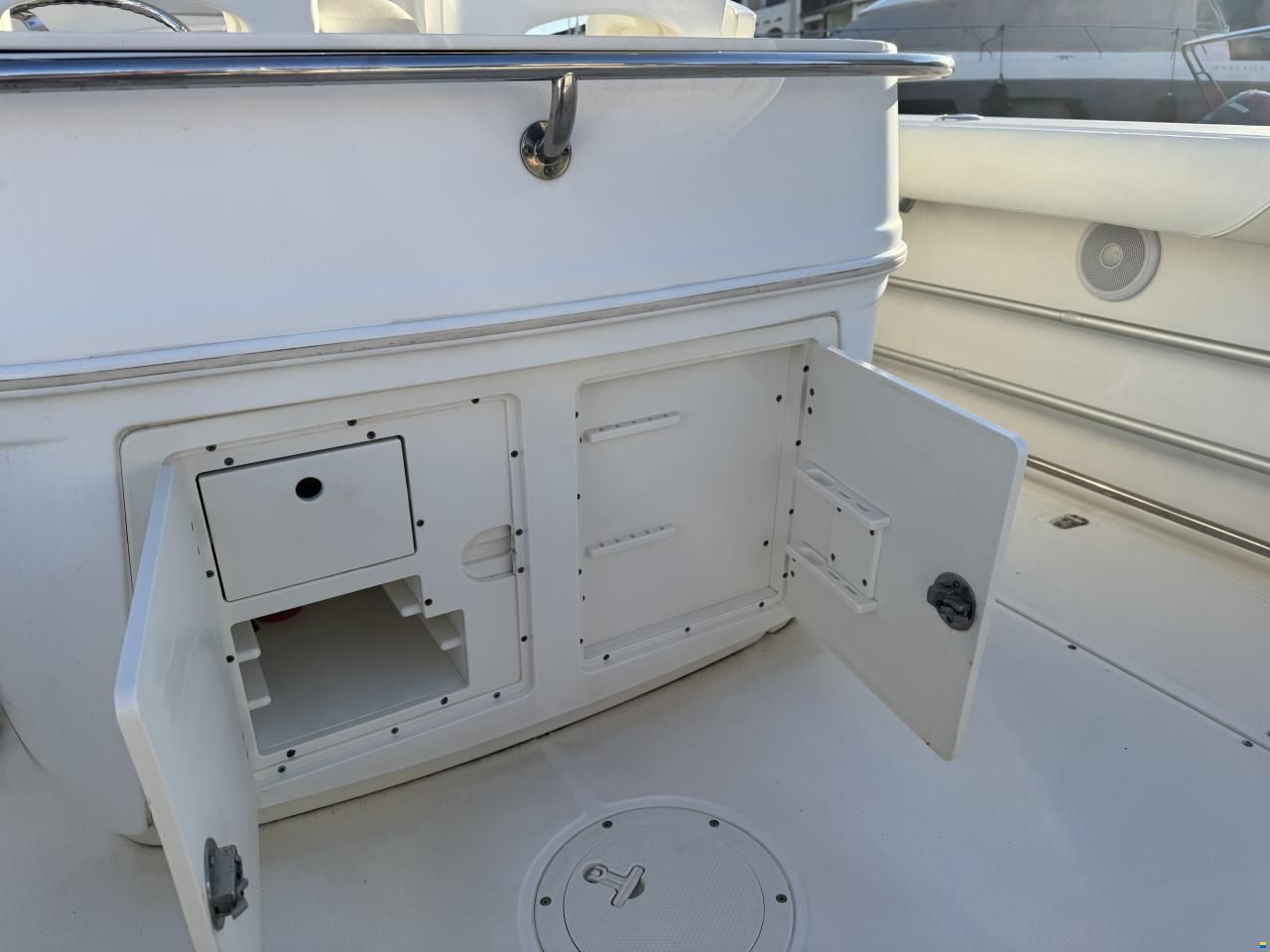 Boston Whaler 320 Outrage