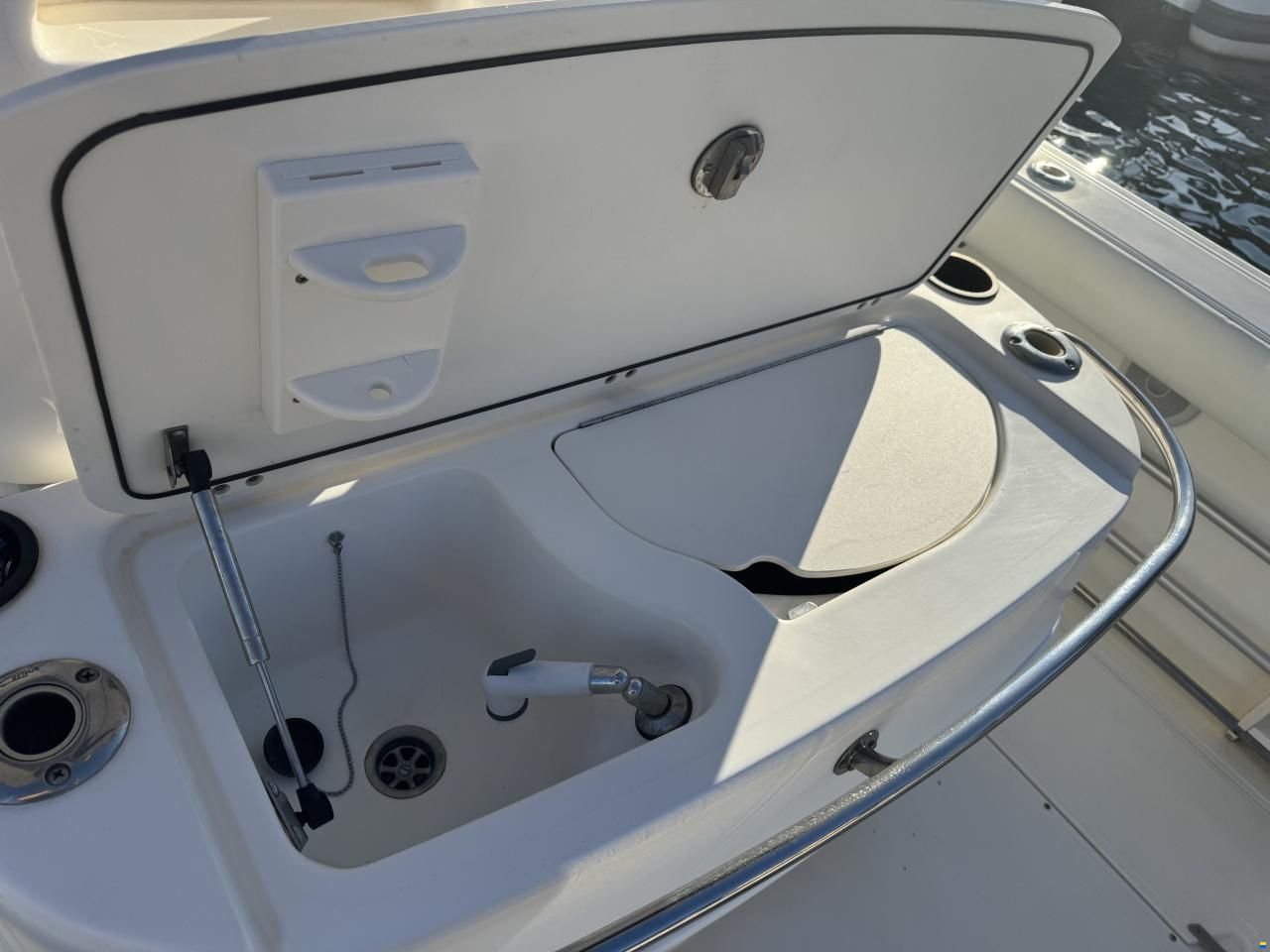 Boston Whaler 320 Outrage