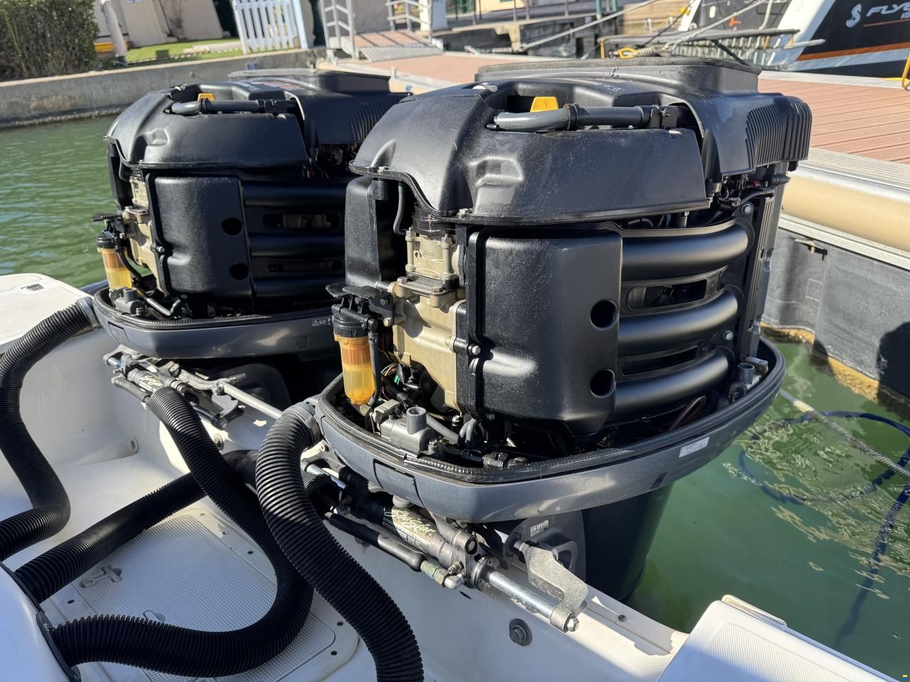 Boston Whaler 320 Outrage