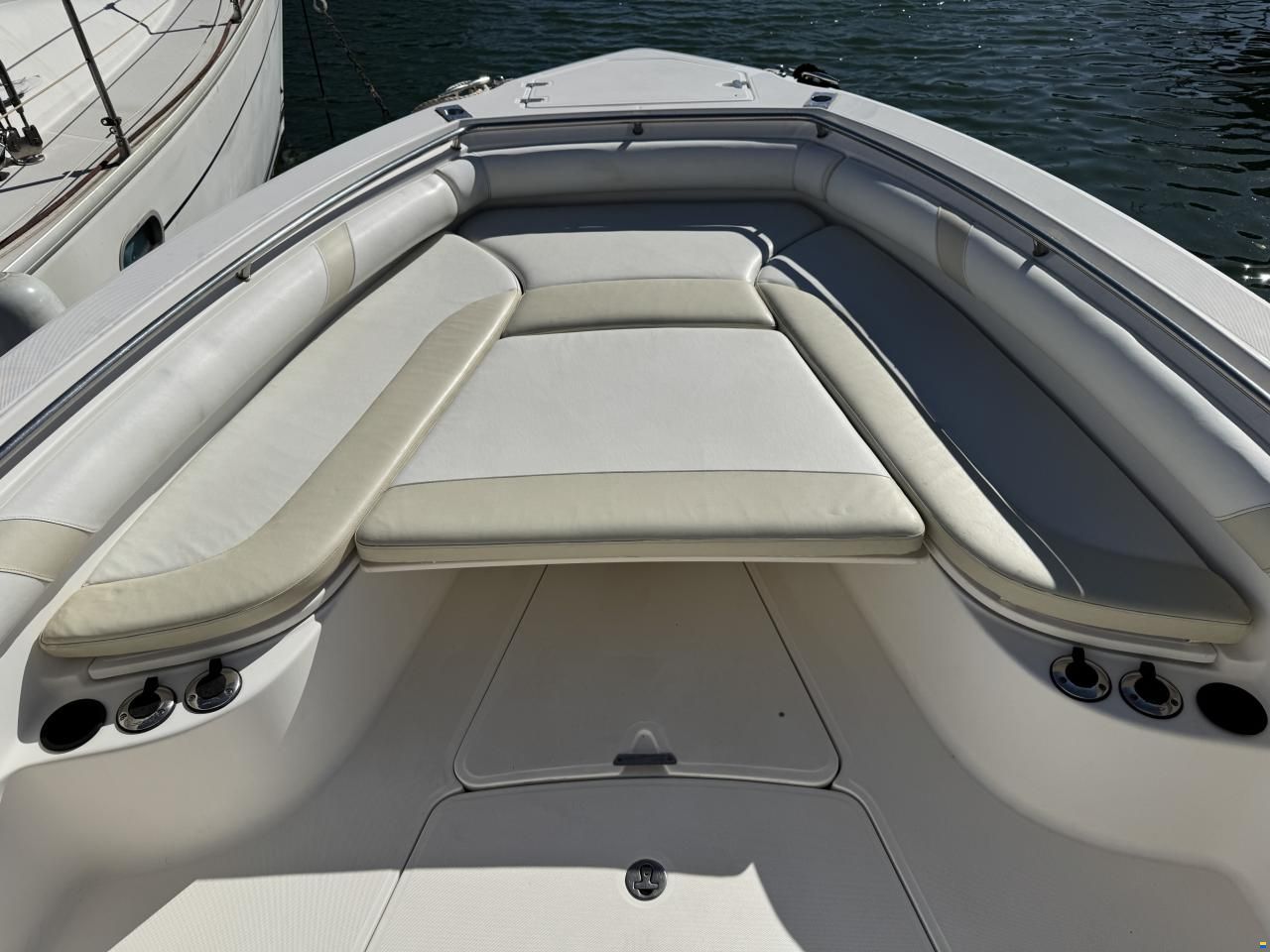 Boston Whaler 320 Outrage
