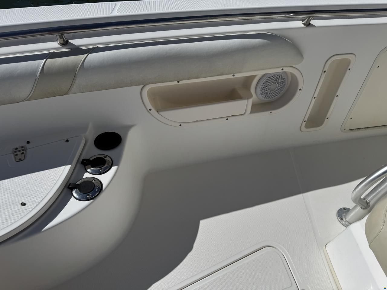 Boston Whaler 320 Outrage