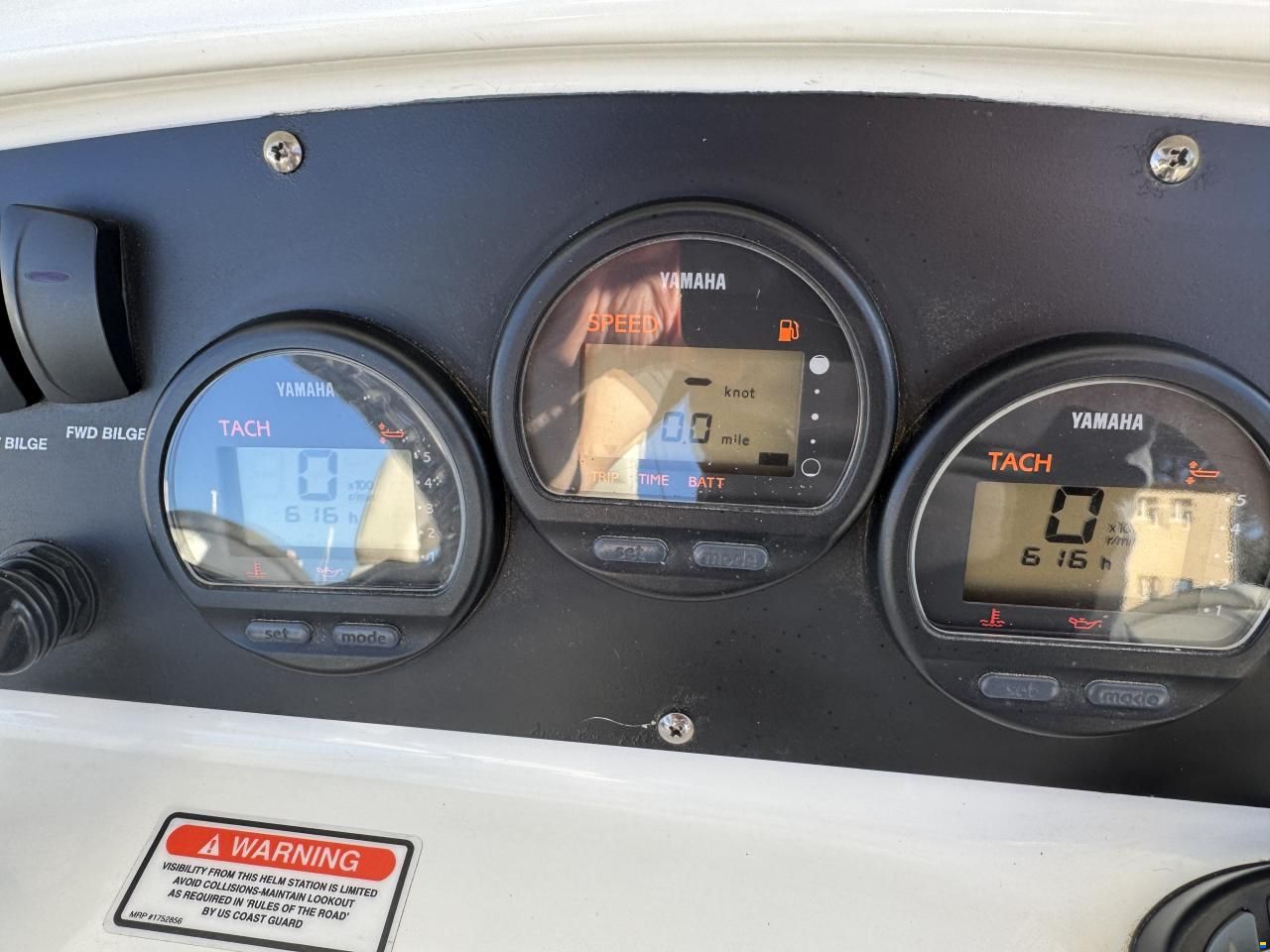 Boston Whaler 320 Outrage