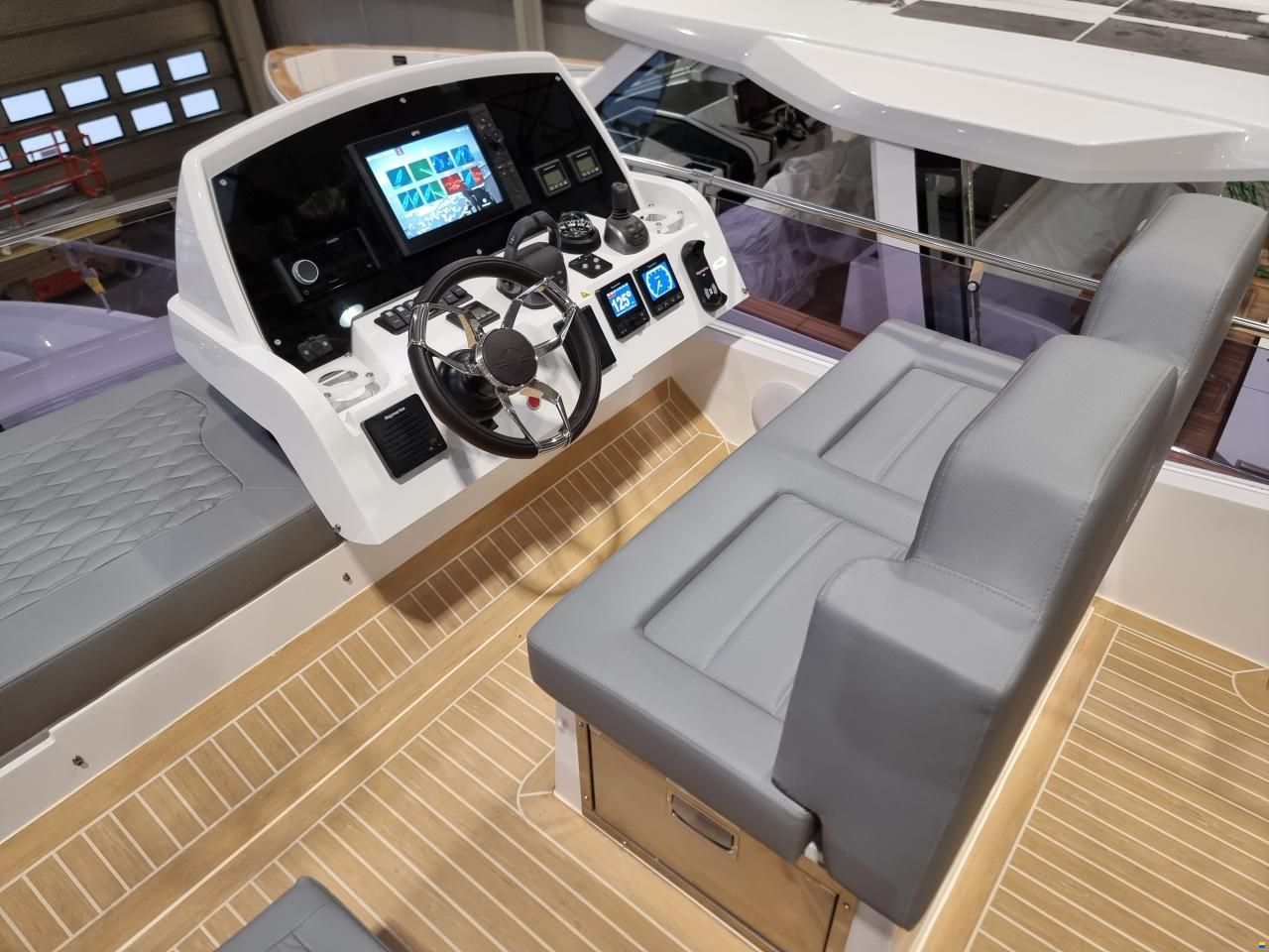 Sealine F430