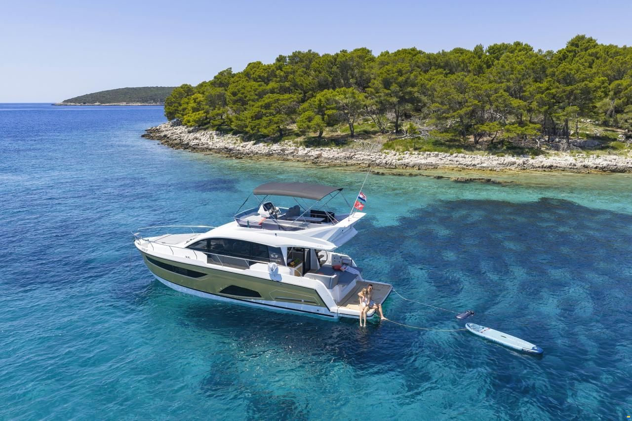 Sealine F430