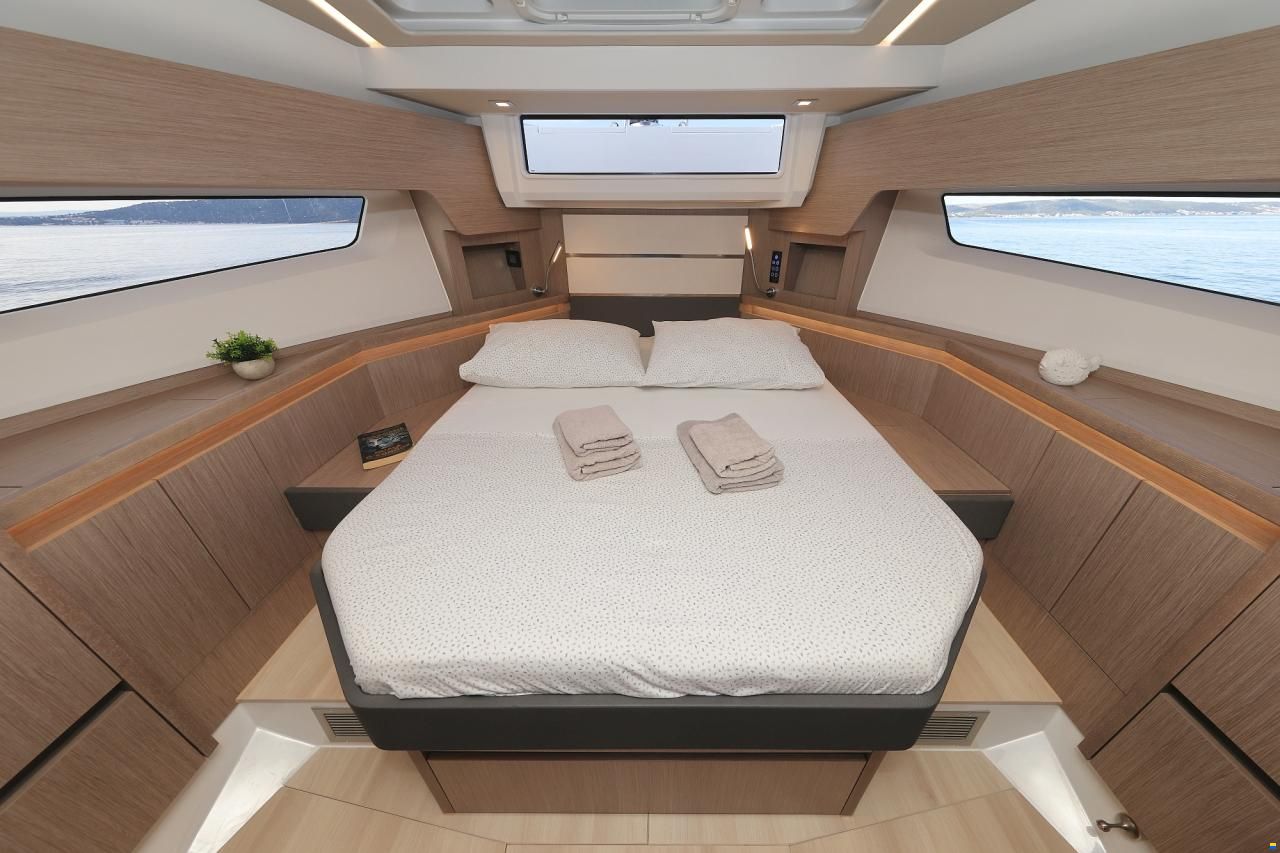 Sealine F430