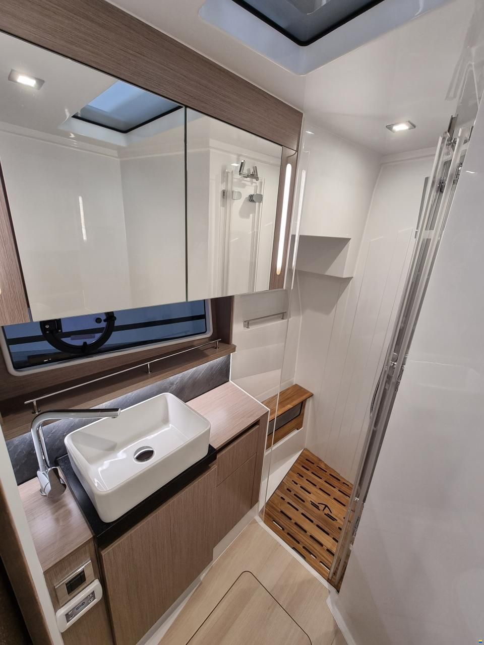Sealine F430