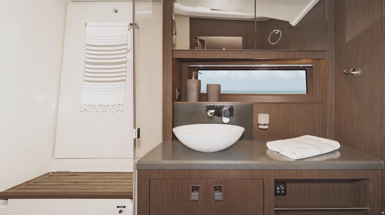 Beneteau Oceanis Yacht 62