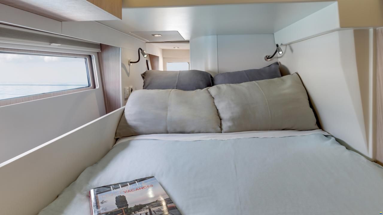 Beneteau Oceanis Yacht 62