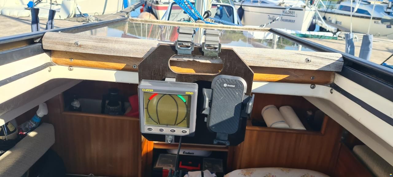 Bavaria 606