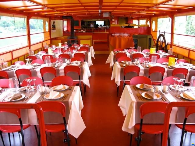 Fahrgastschiff