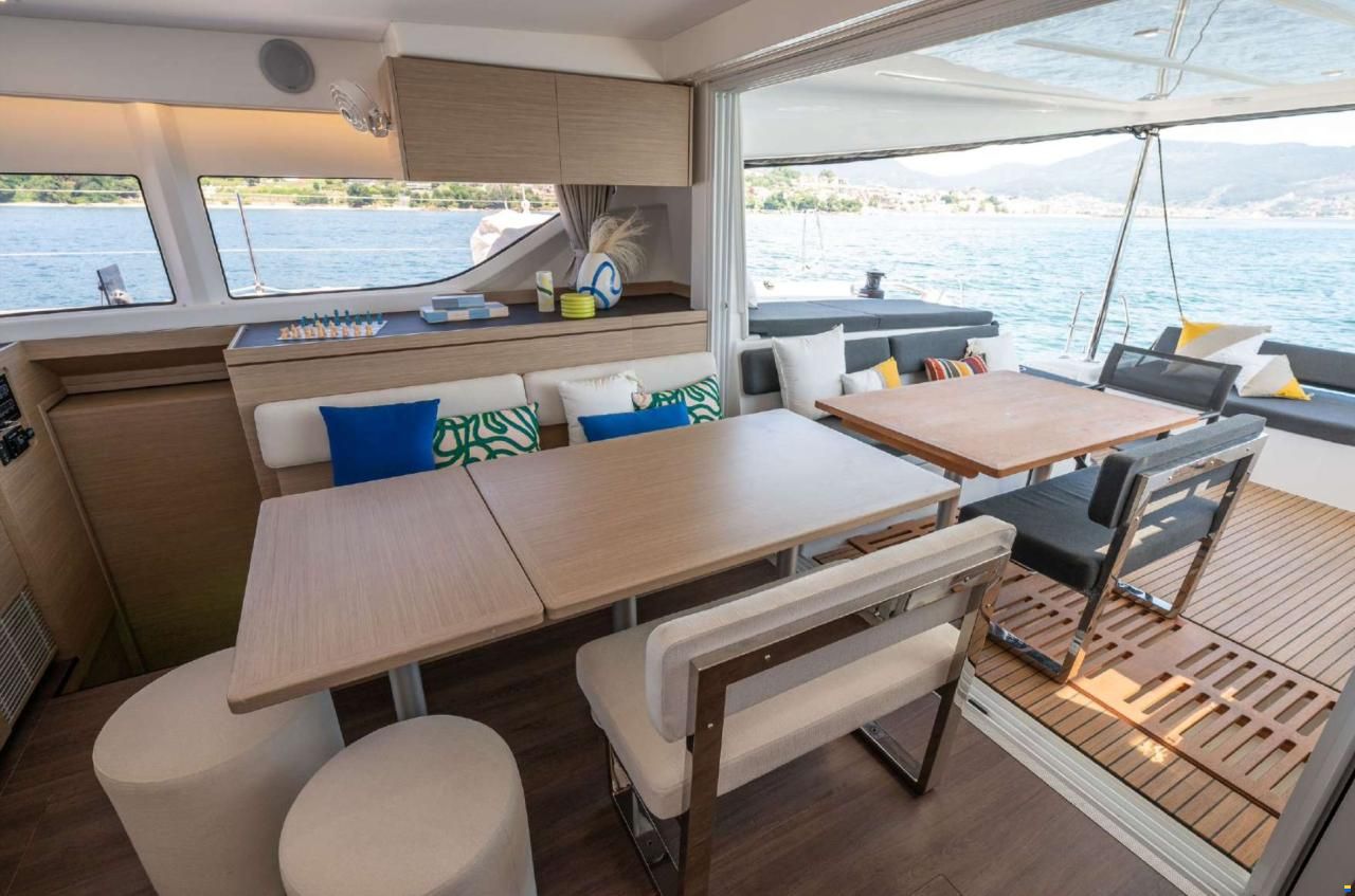 Lagoon 43