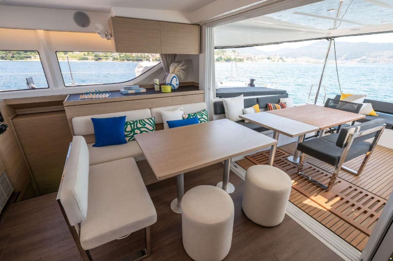 Lagoon 43