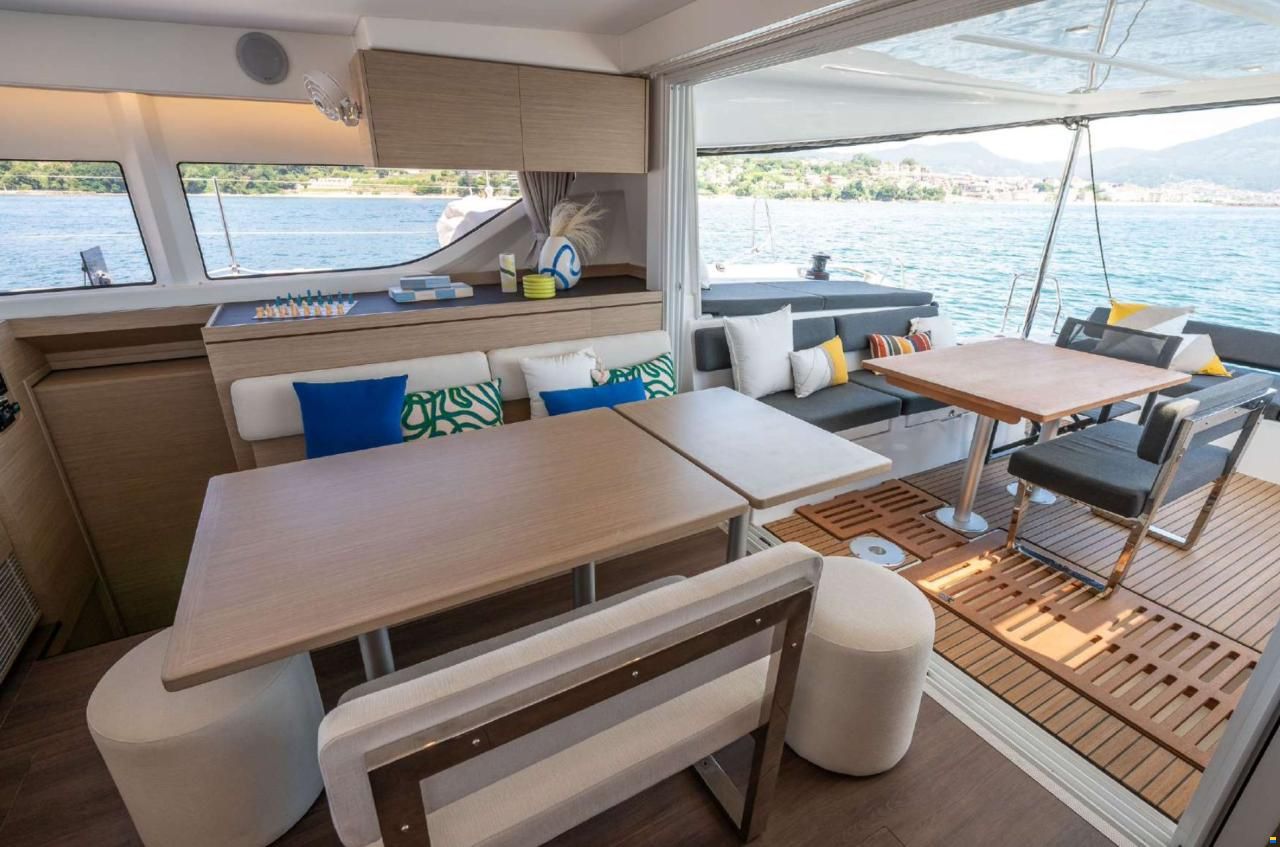 Lagoon 43