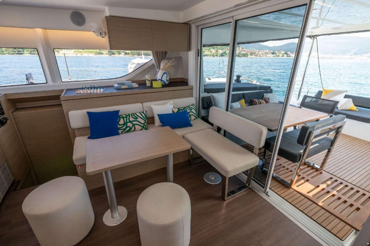 Lagoon 43
