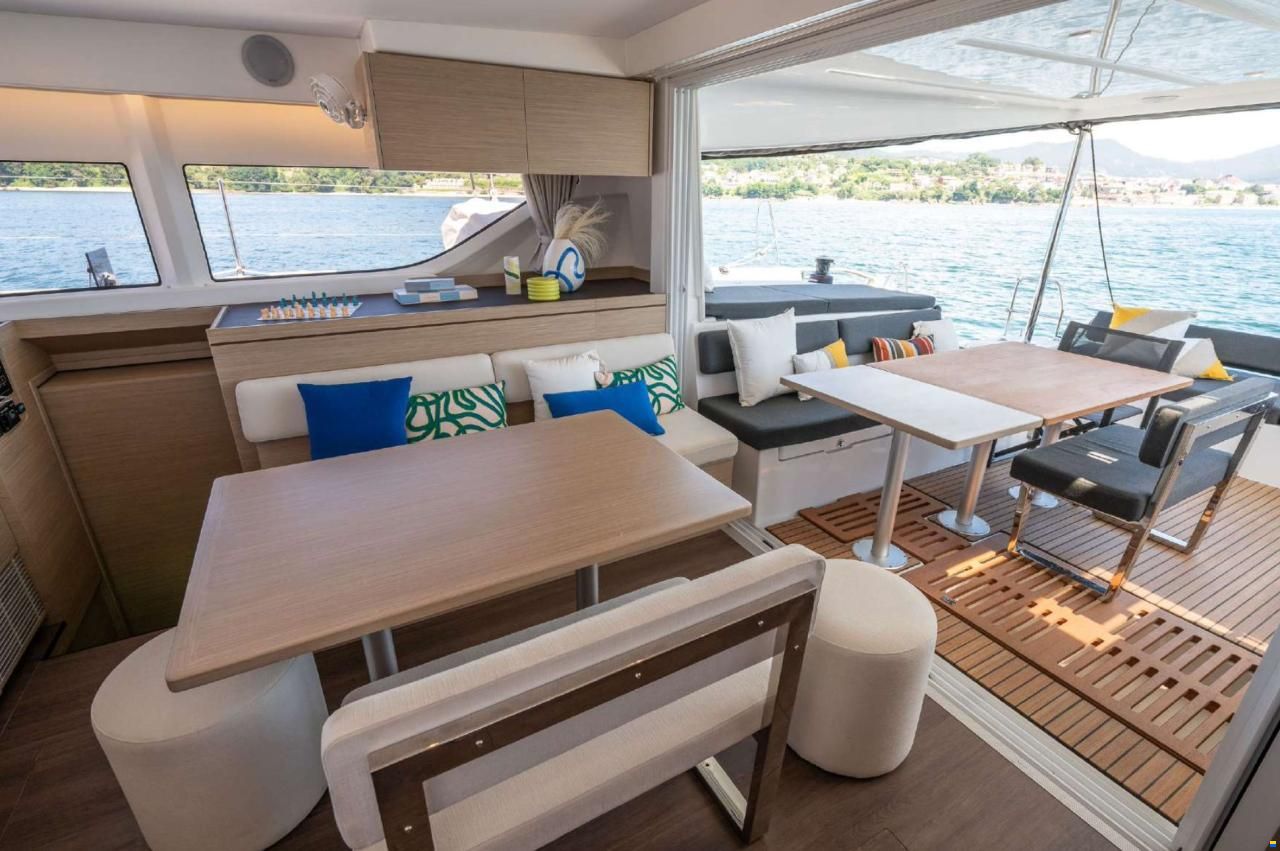 Lagoon 43