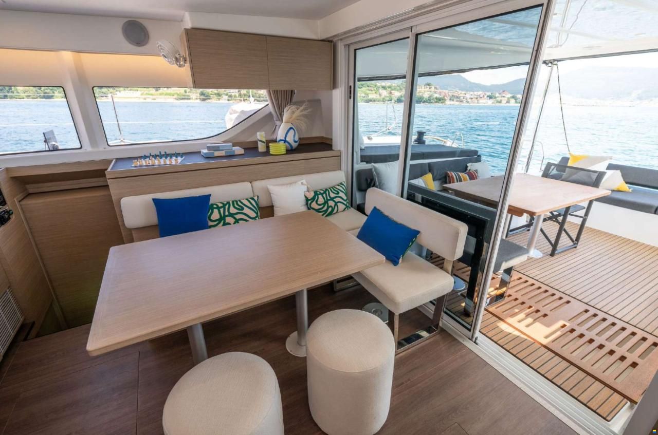 Lagoon 43