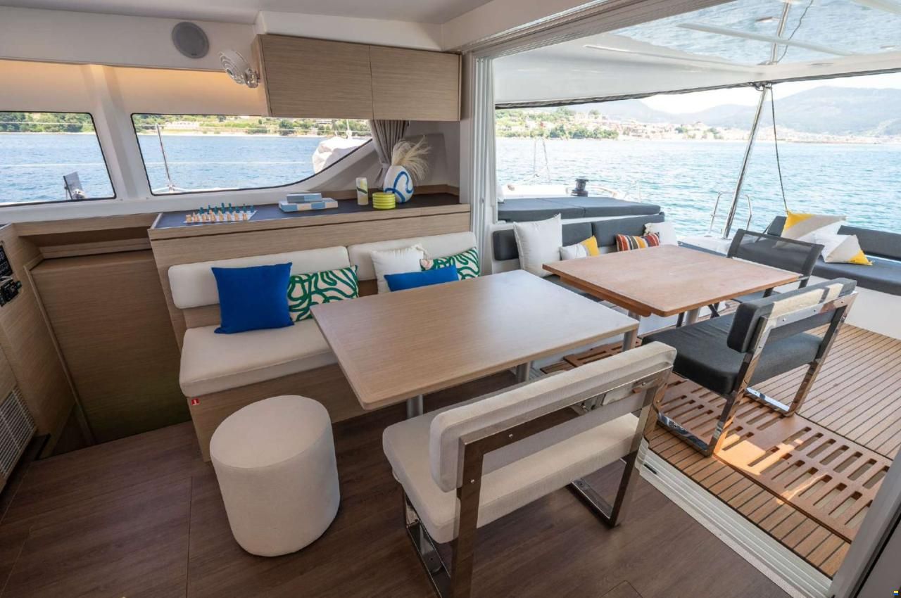 Lagoon 43