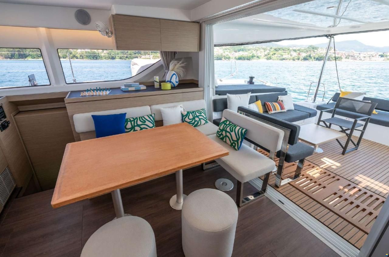 Lagoon 43